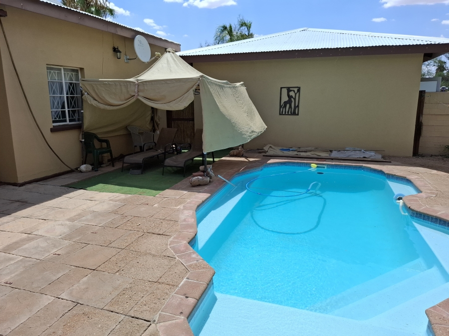 7 Bedroom Property for Sale in Middelpos Northern Cape